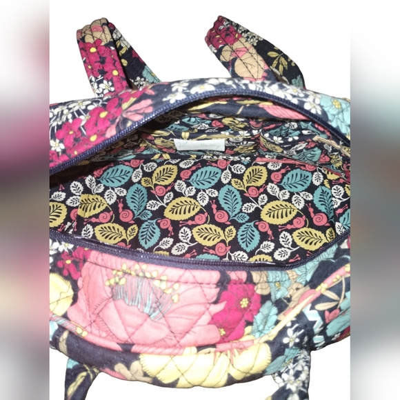 Vera Bradley Bag happy snails pattern - Picture 5 of 9